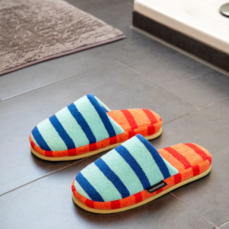 Slipper Hausschuhe "Mello" Größe 40-45 -  Remember