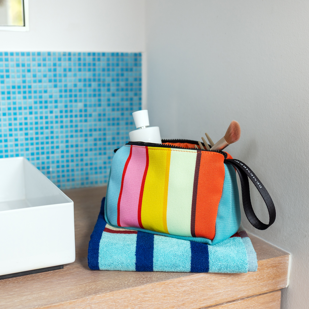 Kosmetiktasche Levante von REMEMBER – Ansicht 2